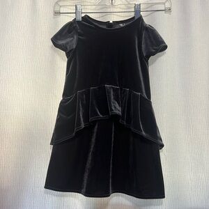 4/$15 Stunning girls dress. Perfect for  holidays